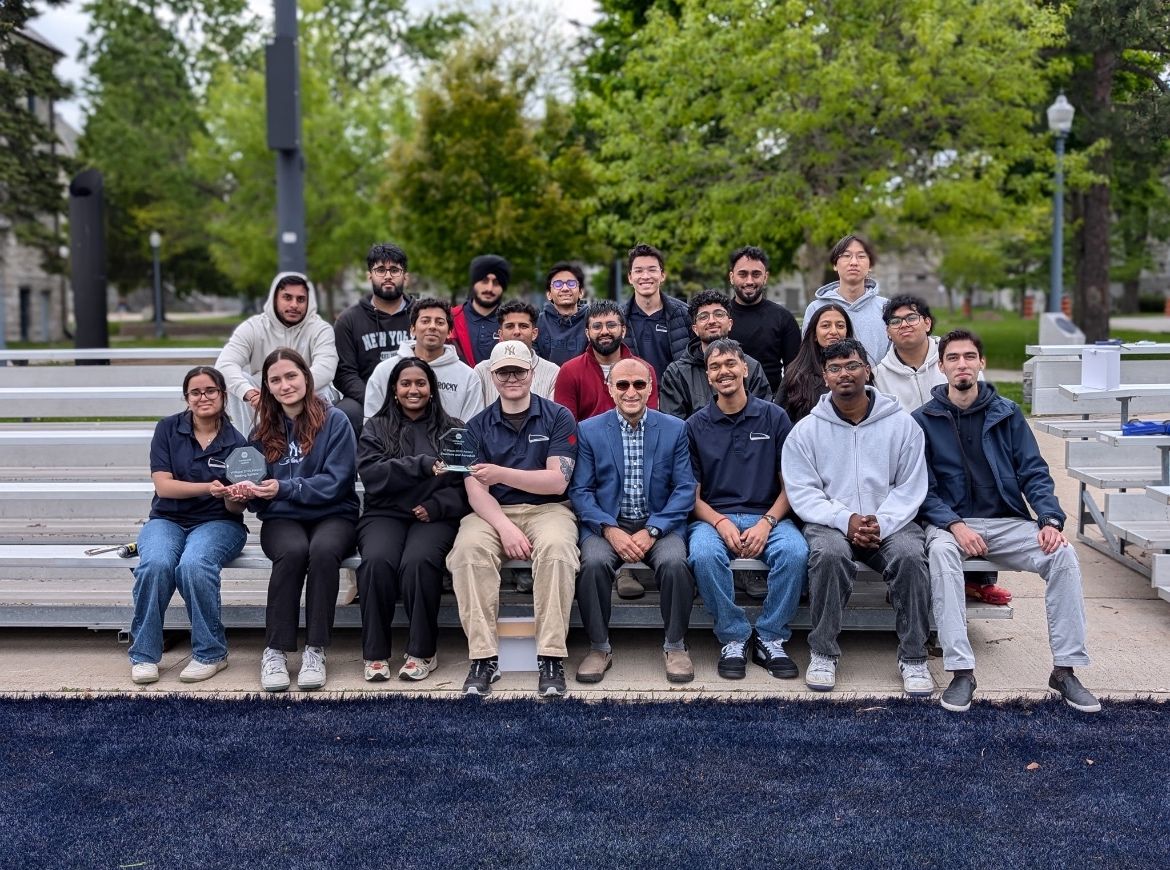 Metropolitan Hyperloop team group portrait